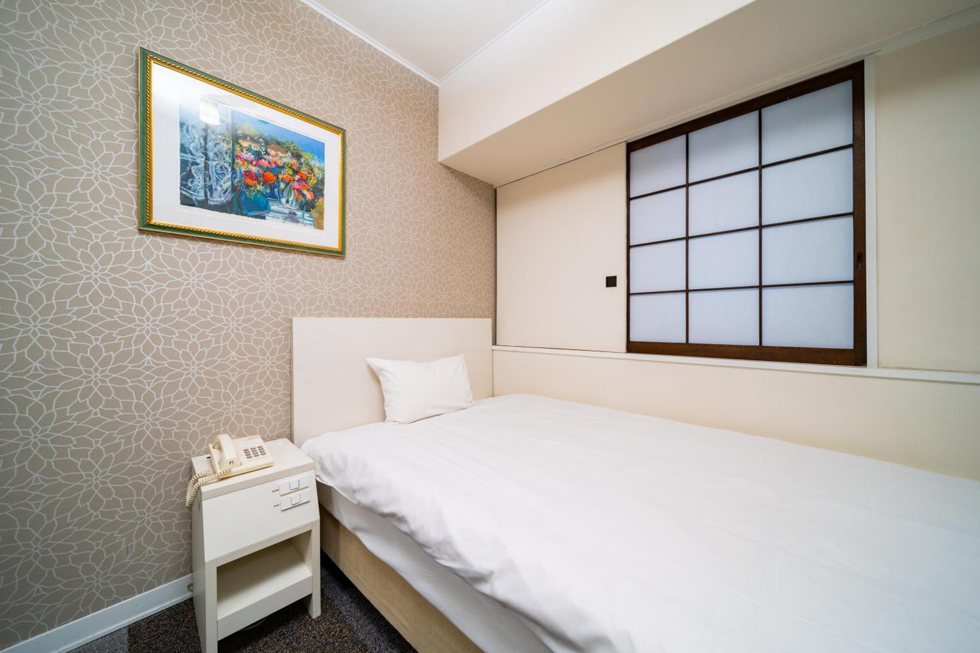 New Osaka Hotel Екстер'єр фото
